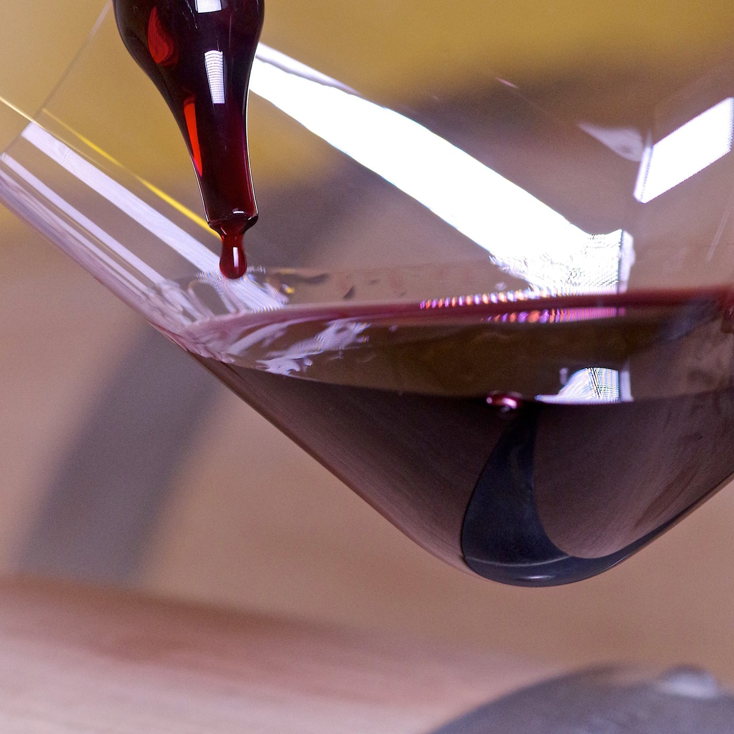 TOUR DE RIPEAU, Saint-Emilion Grand Cru, Bordeaux, 2015 - (EQW)